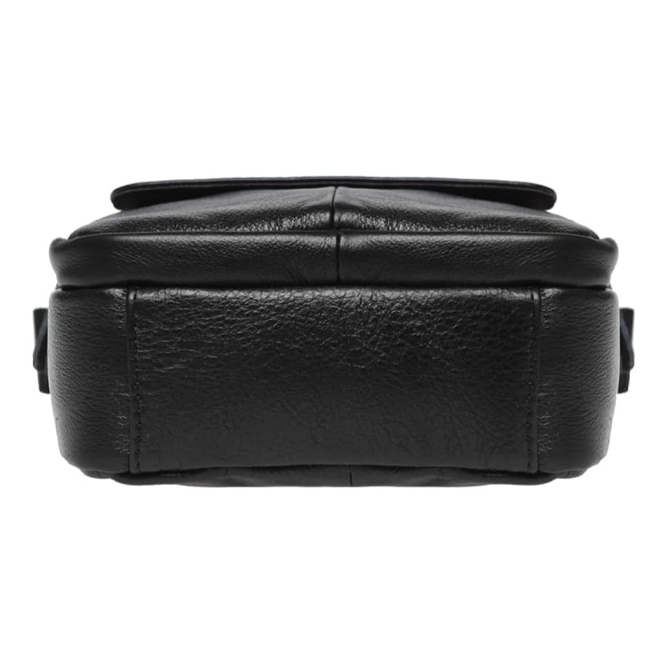 Чоловіча шкіряна сумка Borsa Leather K11031-black