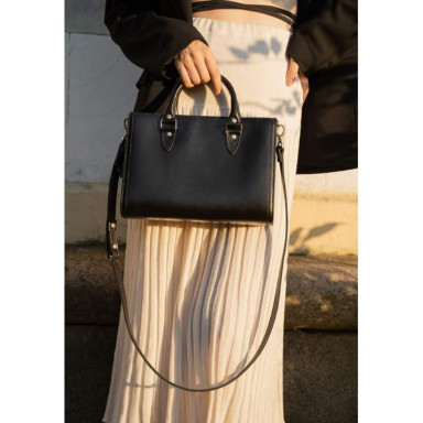 Women's leather bag Fancy black crust