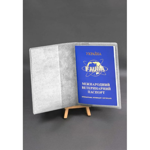 Шкіряна обкладинка на ветеринарний паспорт біла
