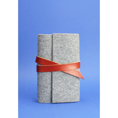 Felt pad (Soft beech) 1.0 Felt with brown leather inserts