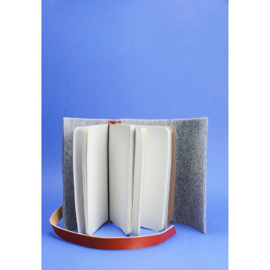 Felt pad (Soft beech) 1.0 Felt with brown leather inserts