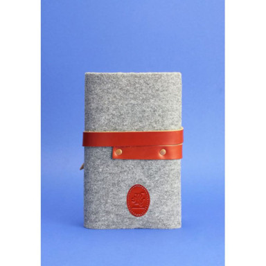 Felt pad (Soft beech) 1.0 Felt with brown leather inserts