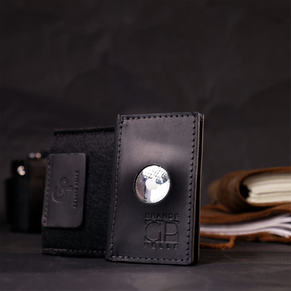 Надійний картхолдер з утримувачем для Apple AirTag з натуральної шкіри GRANDE PELLE 11605 Чорний