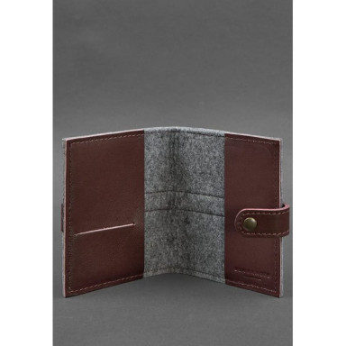 Felt passport cover 1.1 with leather burgundy inserts