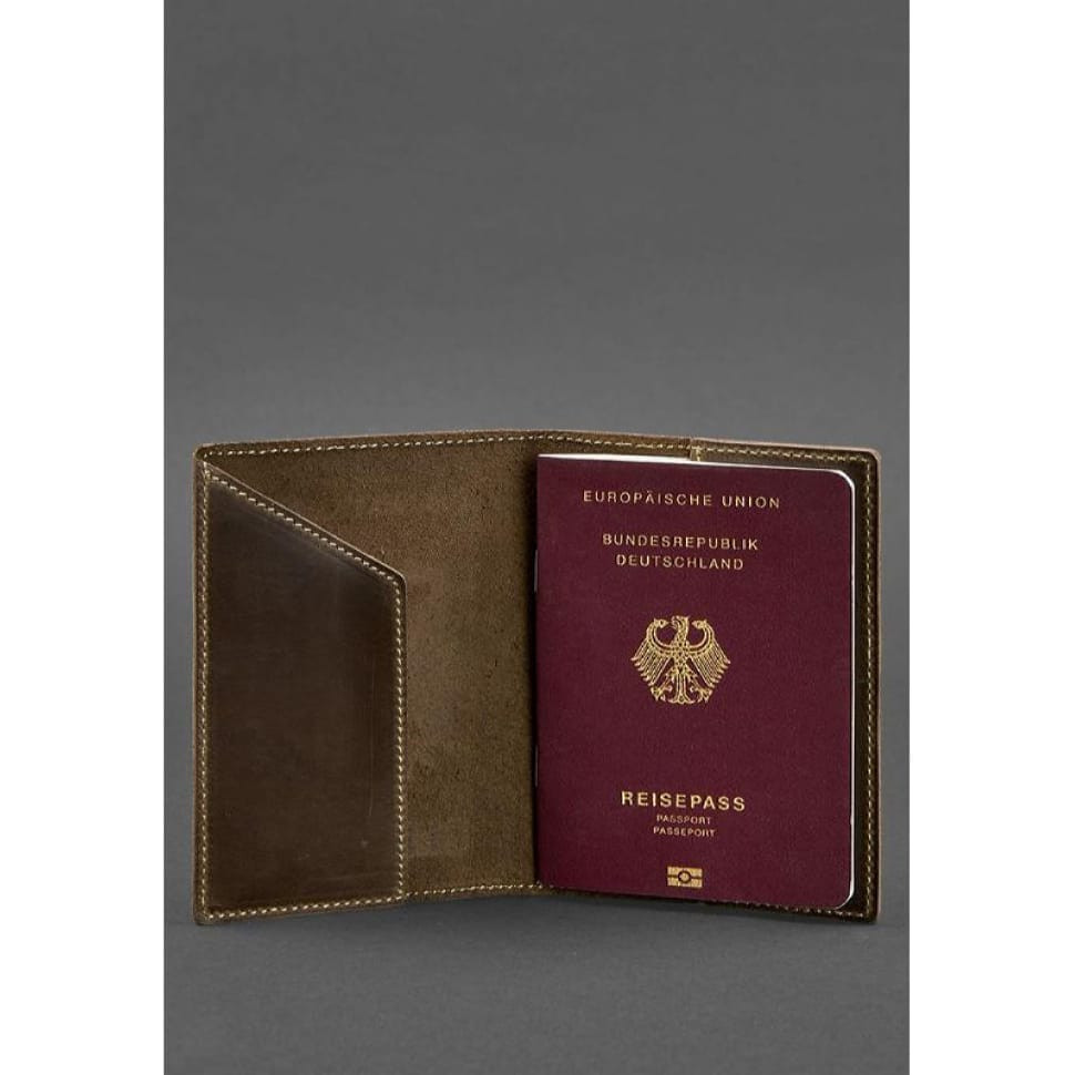 Кожаная обложка для паспорта с гербом Германии темно-коричневая Crazy Horse