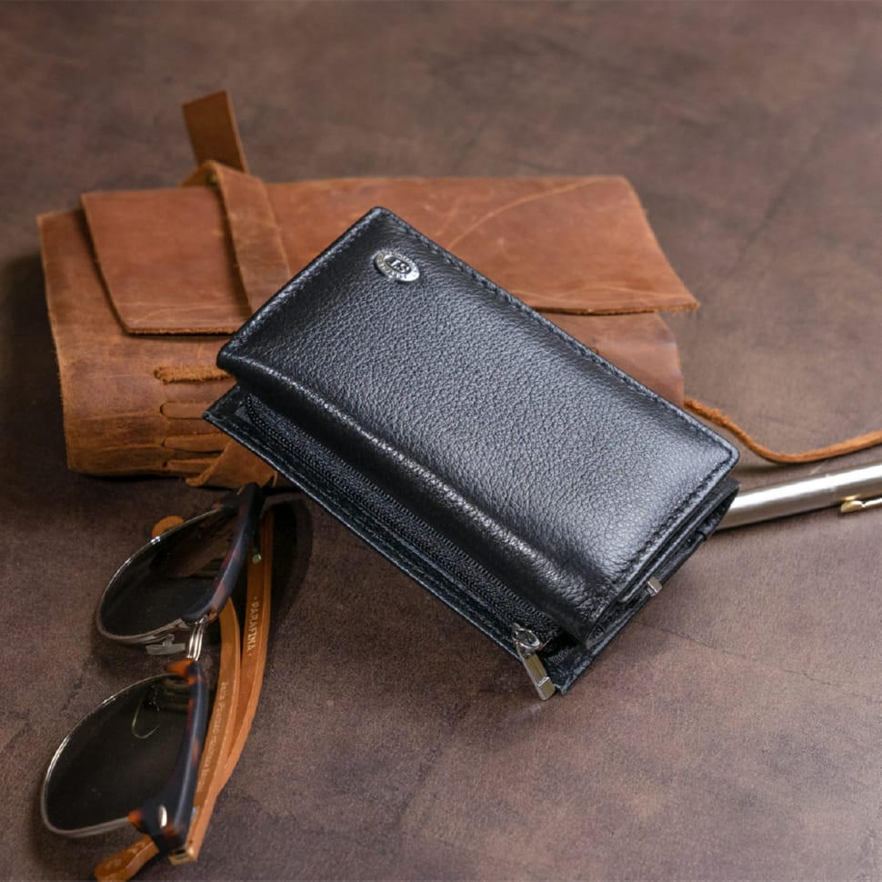 Горизонтальное портмоне из кожи унисекс на магните ST Leather 19331 Черное