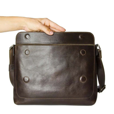 Mens messenger bag with flap Grande Pelle 753620