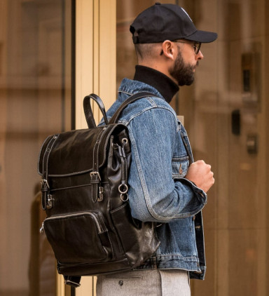 Leather Backpack - The Good Earth - Black color - Time Resistance 5221001