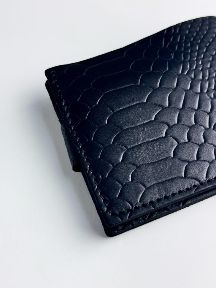 Classic wallet made of genuine smooth leather with python embossing SR017 (black)
