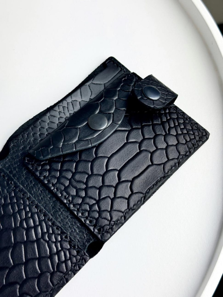 Classic wallet made of genuine smooth leather with python embossing SR017 (black)