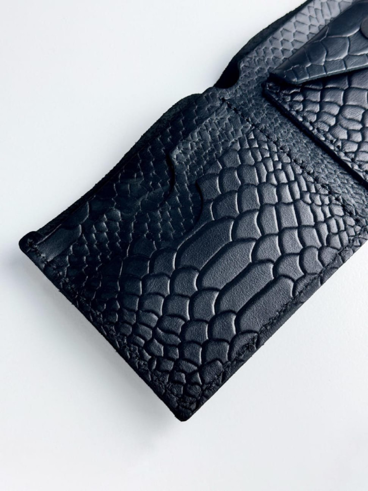 Classic wallet made of genuine smooth leather with python embossing SR017 (black)