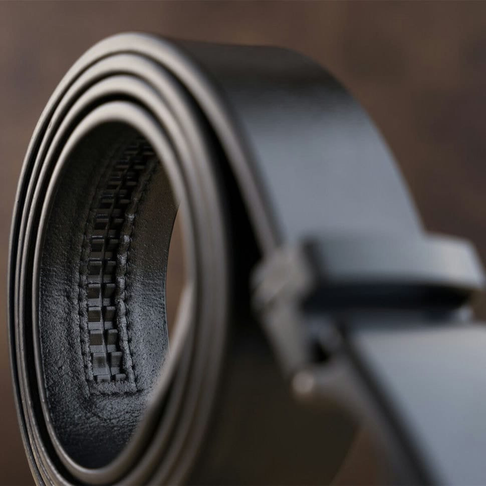 Чоловічий ремень з затемненим матовим металом Vintage 20270 Чорний