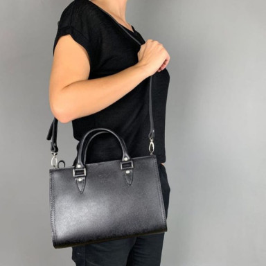 Женская кожаная сумка Fancy черная Saffiano
