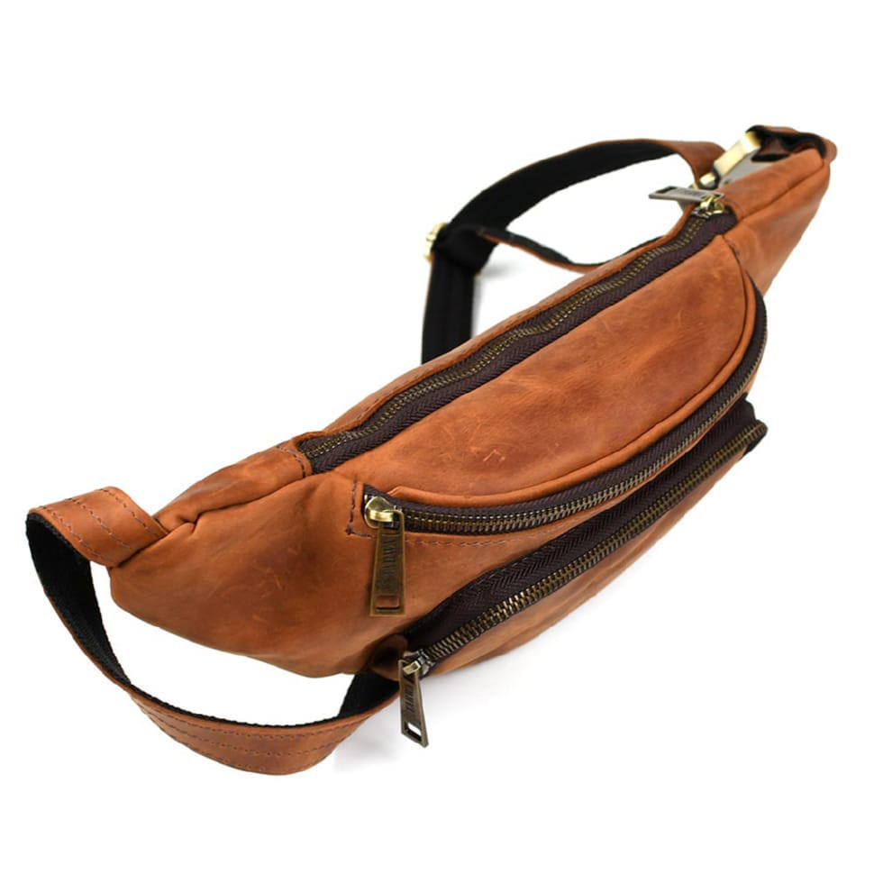 Stylish belt bag from the brand TARWA RB-3079-4lx in crazy horse cognac