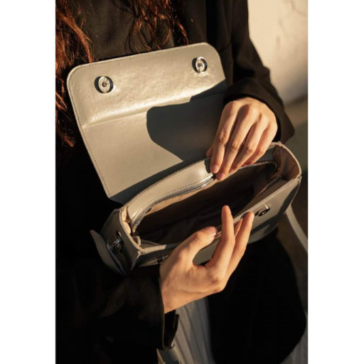 Жіноча шкіряна міні сумка Moment сіра