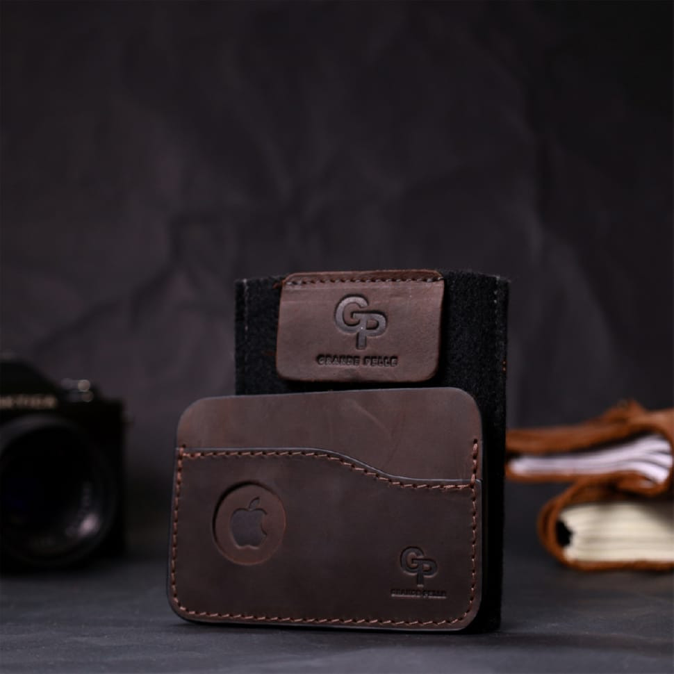 Зручний картхолдер з утримувачем для Apple AirTag з натуральної шкіри GRANDE PELLE 11612 Коричневий