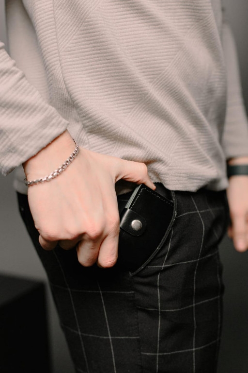 Класичний гаманець із натуральної гладкої шкіри SR002 (чорний)