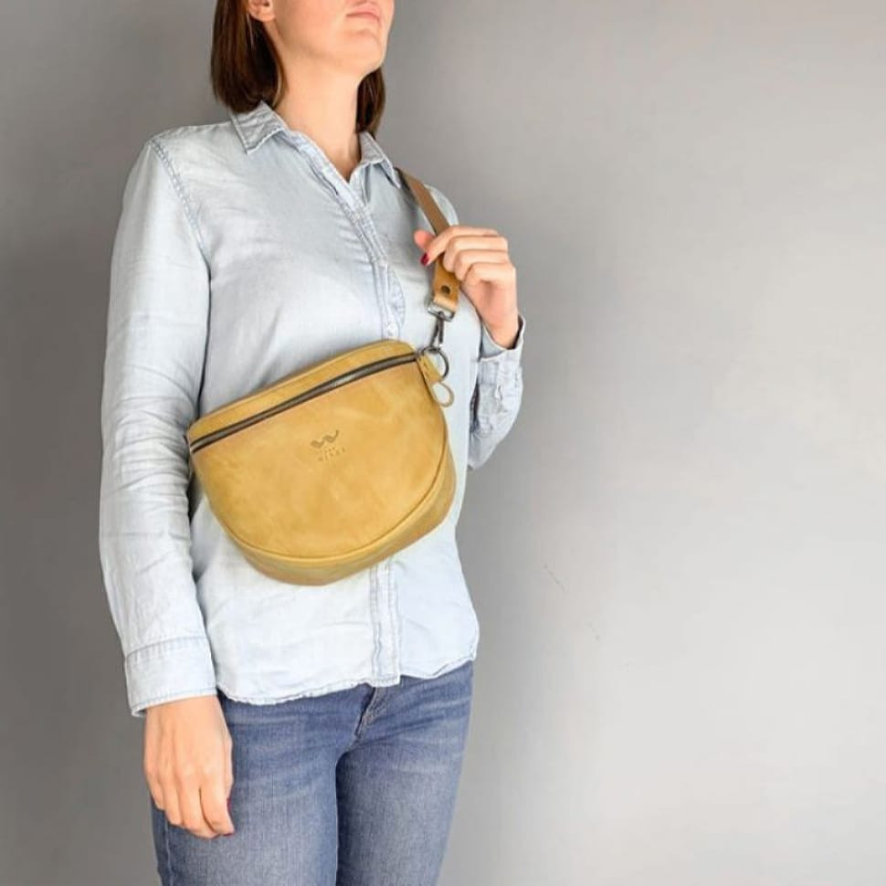 Кожаная сумка поясная-кроссбоди Vacation желтая винтажная