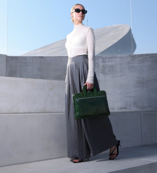 Жіноча шкіряна сумка для ноутбука - Brave New World - Зелений колір - Time Resistance 5229701W