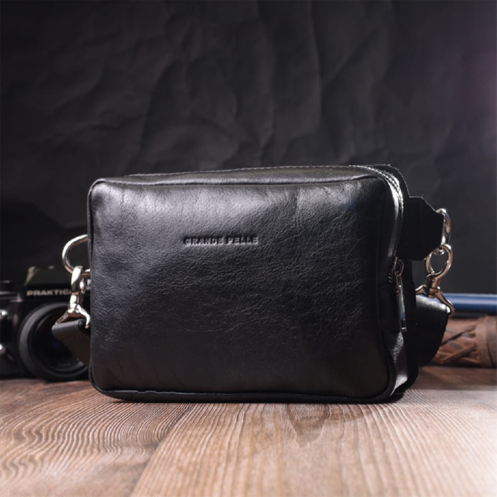 Сумка бананка прямокутного формату із якісної натуральної шкіри GRANDE PELLE 22576 Чорний