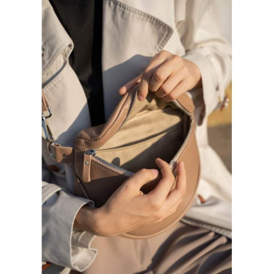Leather Crossbody Belt Bag Vacation Caramel Crust