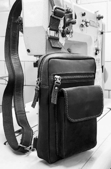 Mens sling shoulder bag banana 102-15(30) black