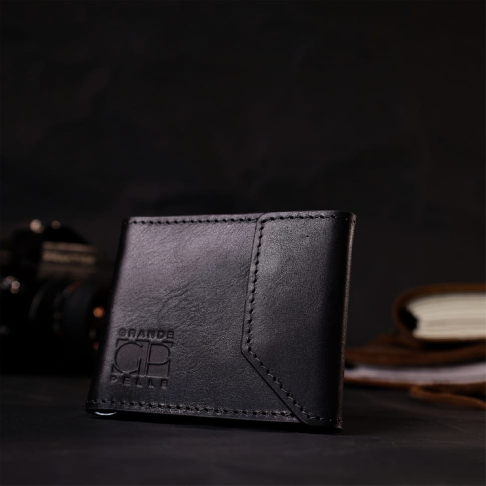 Зручний шкіряний затискач для грошей з держателем Apple AirTag GRANDE PELLE 11619 Чорний