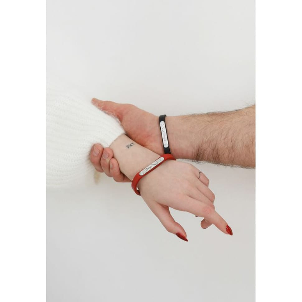 Набір шкіряних браслетів “Зовсім поруч” чорний та червоний