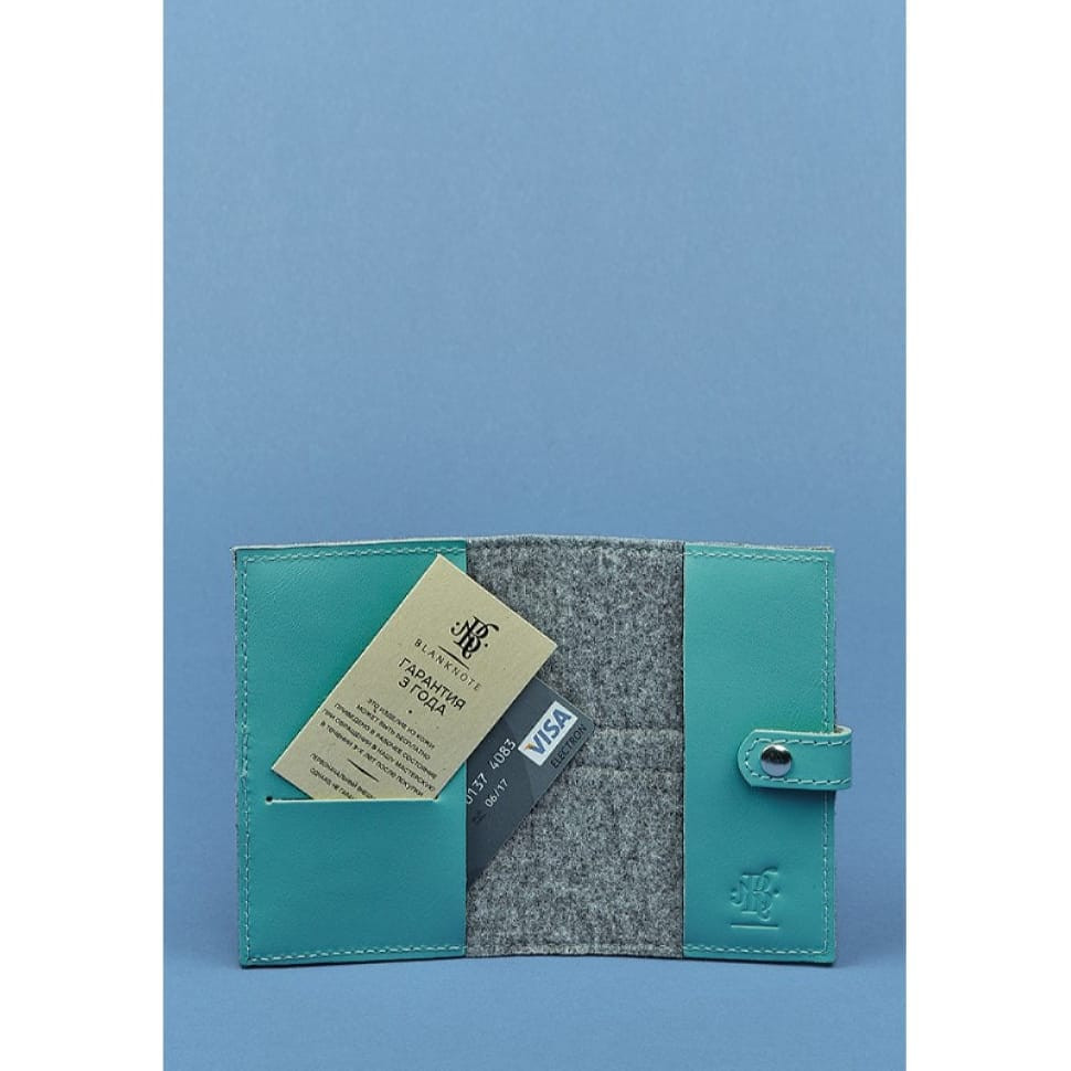Felt female passport cover 1.1 with leather turquoise inserts