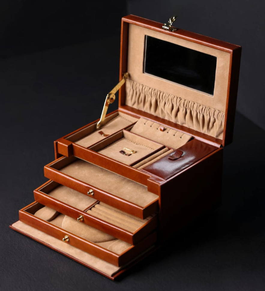 Large Leather Jewelry Box for Women - The Portrait of a Lady - Cognac Brown color - Time Resistance 5239801