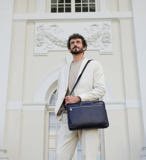 Шкіряна сумка-портфель для ноутбука - Brave New World - синій колір - Time Resistance 5229901