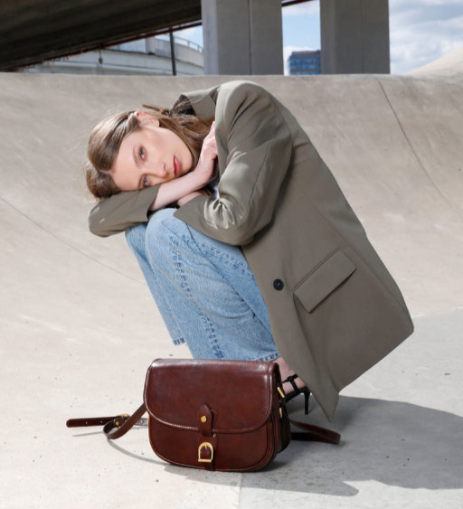 Жіноча шкіряна сумка-сідло - Women In Love - Коричневий колір - Time Resistance 5244701