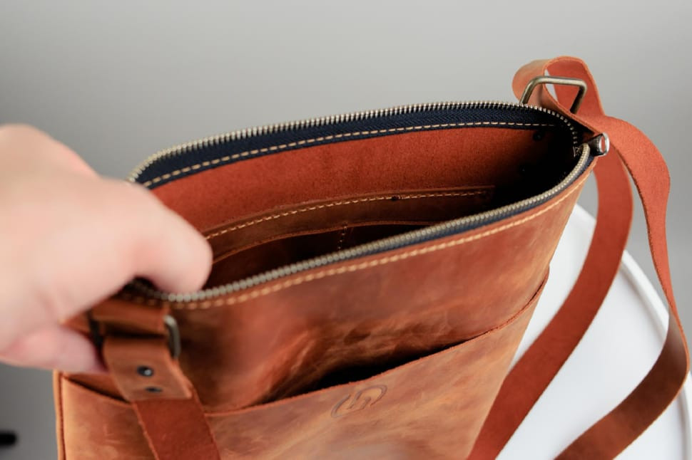 Skill Messenger Bag in Genuine Crazy Horse Leather, Shoulder Bag (Light Brown)