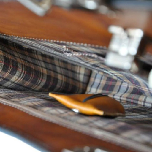 Woman's bag Pratesi Anna Maria Luisa de 'Medici Bruce, article B150m, Italy