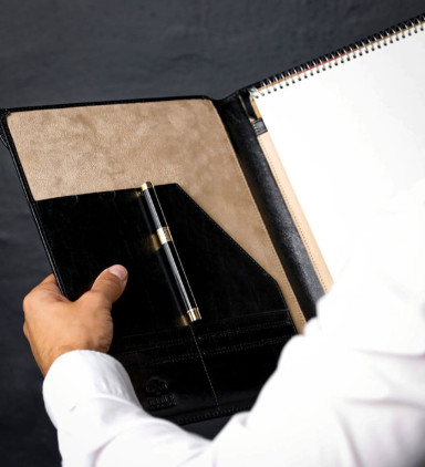 Leather Portfolio for Women - The Loved One -  Black color -  Time Resistance 5245801W