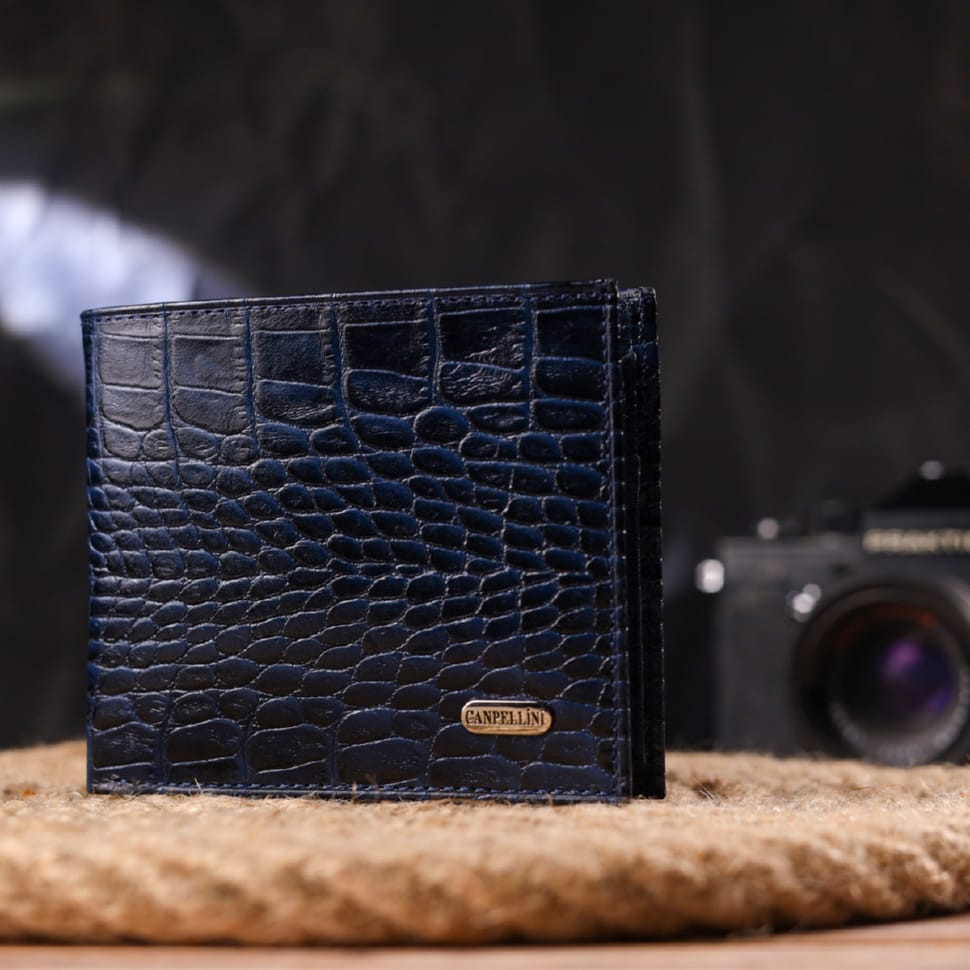 Стильний гаманець для чоловіків у дві складення з натуральної фактурної шкіри з тисненням під крокодила CANPELLINI 21580 Синій