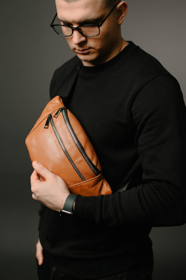 Men`s genuine leather fanny pack ST005 (light brown)