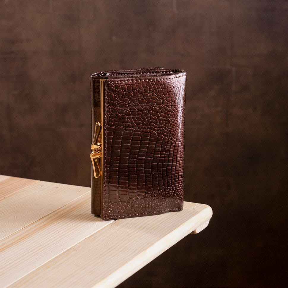 Кошелек женский ST Leather 18372 (S1201A) лакированная кожа Коричневый