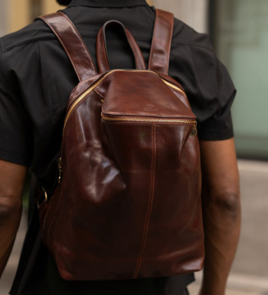 Leather Backpack - A Bend in the River - Brown color - Time Resistance 5220501