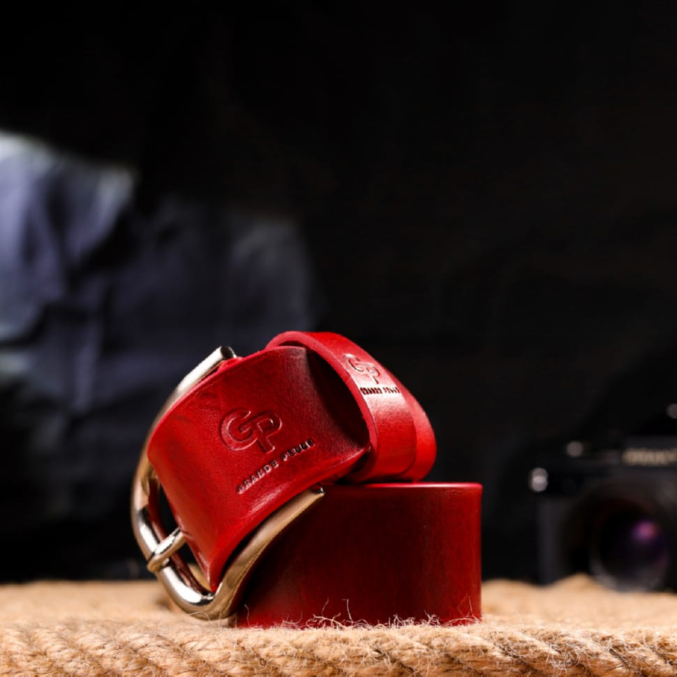 Яскравий жіночий ремінь із натуральної шкіри Grande Pelle 21475 Червоний