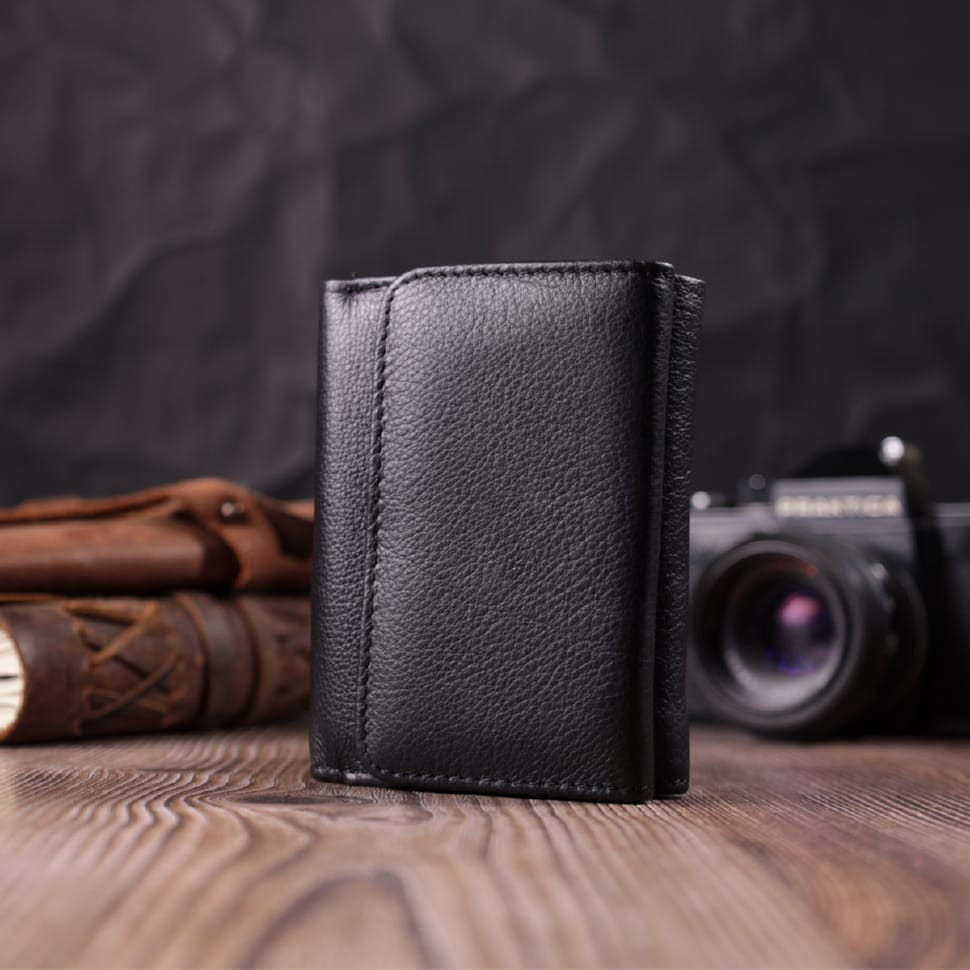 Кожаный лаконичный кошелек для женщин ST Leather 22506 Черный