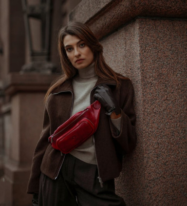 Womens Leather Sling Bag Belly Bag - Independent People -  Red color -  Time Resistance 5231701W