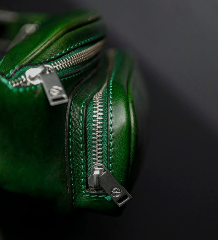 Womens Leather Sling Bag Belly Bag - Independent People -  Green color -  Time Resistance 5231601W