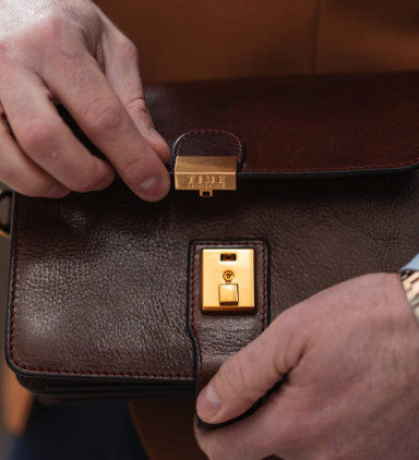 Leather Clutch Purse - The Maltese Falcon - Brown color - Time Resistance 5239001