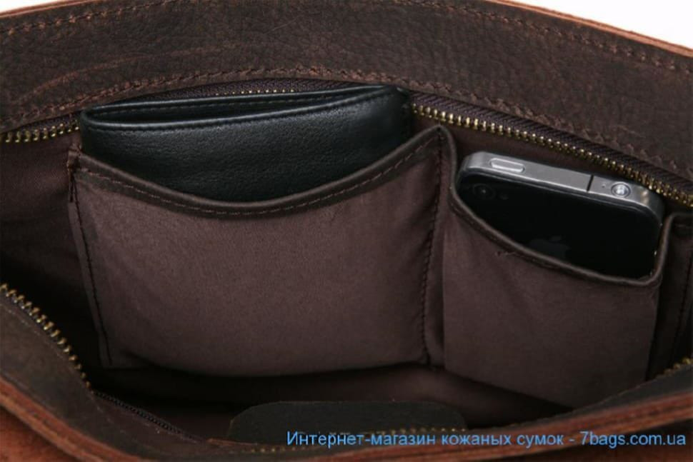 Чоловік месенджер з кінської шкіри