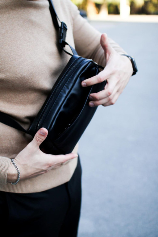 Кроссбоді, бананка із натуральної гладкої шкіри, шкіряна сумка на пояс SKILL (чорна)