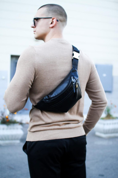 Men's fanny pack made of genuine smooth leather SKILL (black)