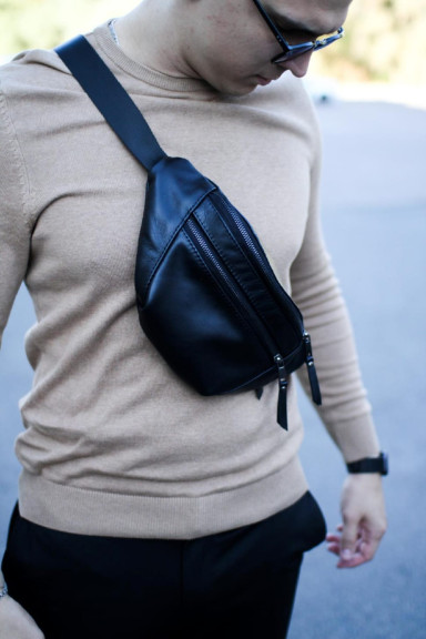 Men's fanny pack made of genuine smooth leather SKILL (black)