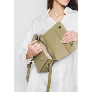 Moment women's leather mini bag olive