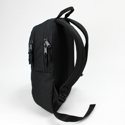 Невеликий Рюкзак Flip чорний від MAD™